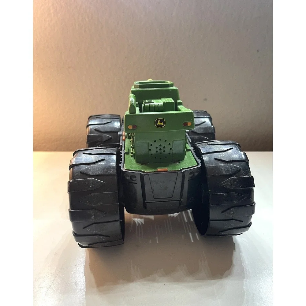 John Deere  Trucks Monster Treads Super Flippers‎ Boar Scale Combine Htf